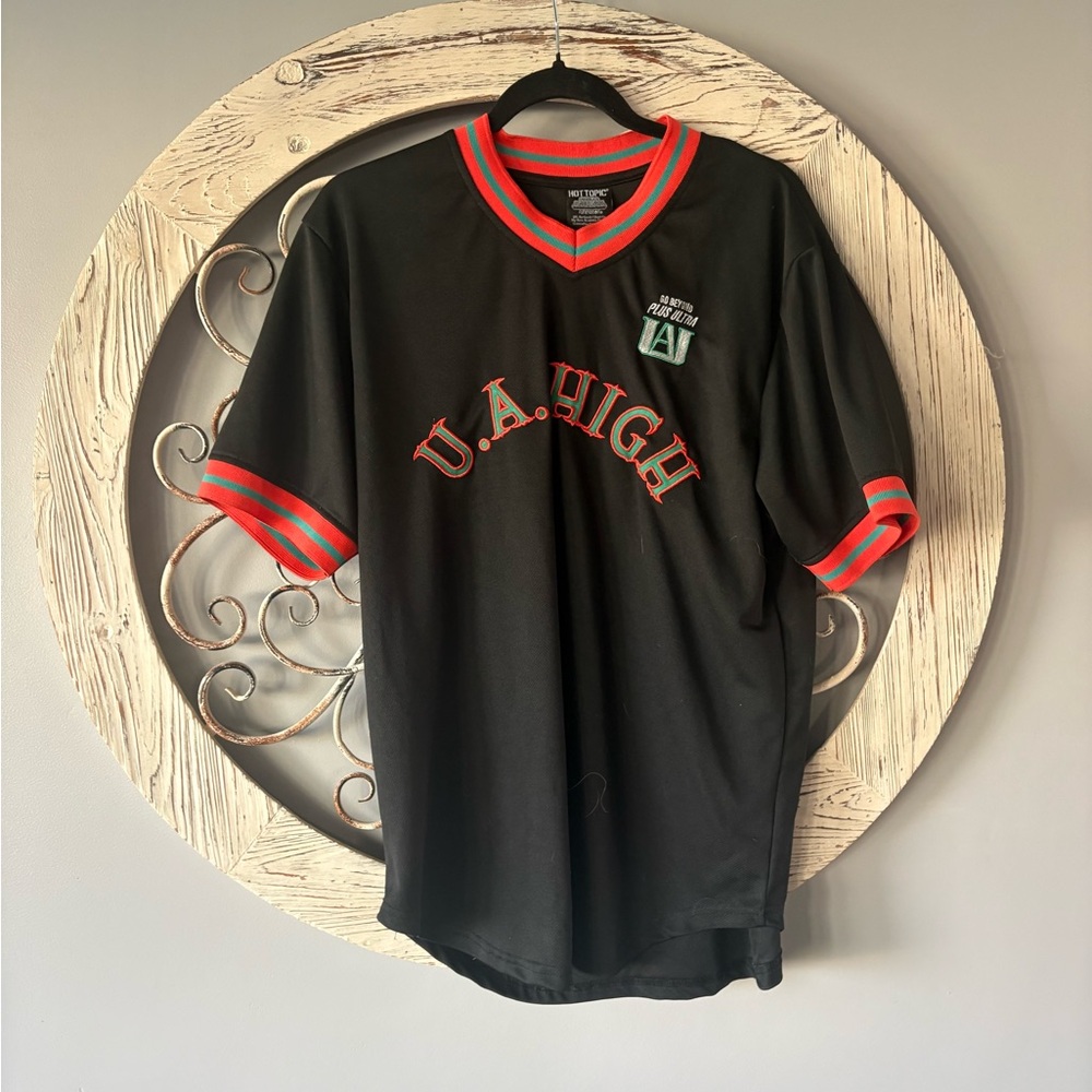 Hot topic, my hero, academia shirt